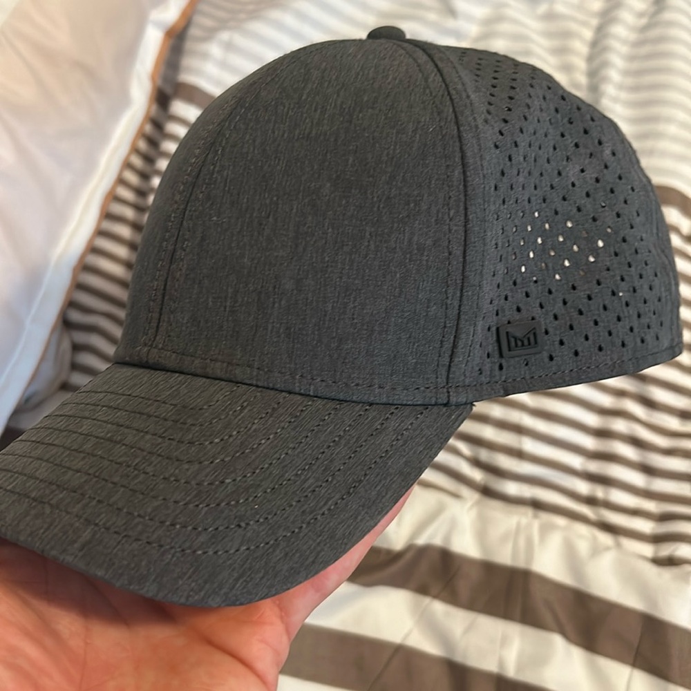 Melin A-game Hydro Performance - Heather Gray - one size fits all EUC